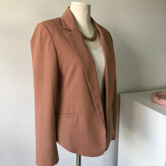 Forever 21 High Cut Nude Blazer - Picture 4 of 5